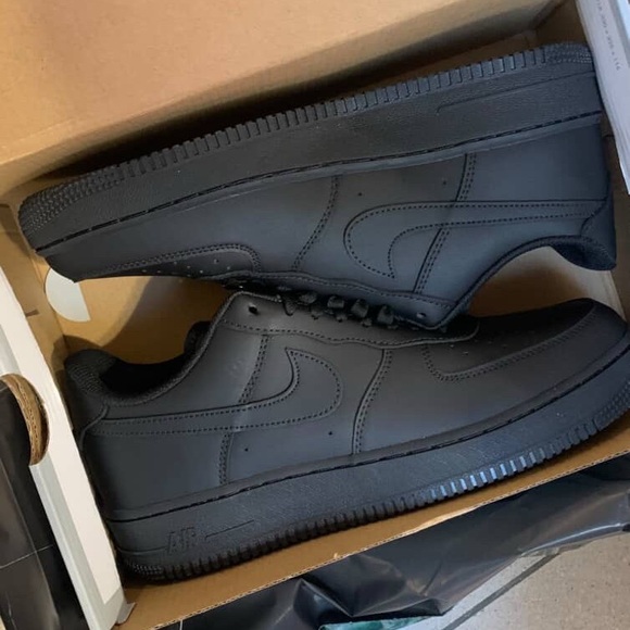 Nike All-Black Sneakers - Picture 2 of 3